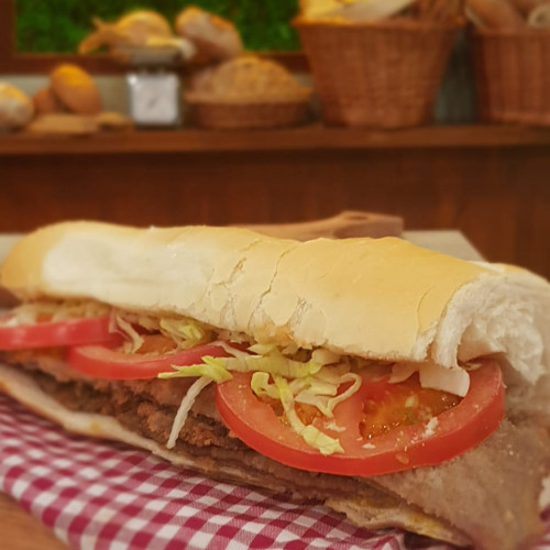 Sandwich de milanesa tucumano