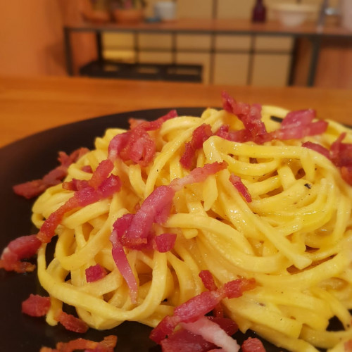 Spaghetti a la carbonara