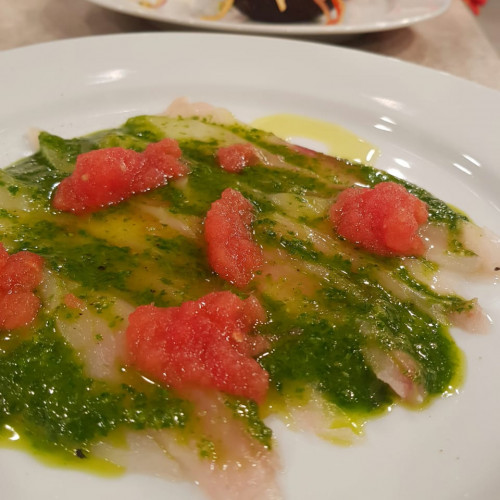 Palta rellena y tiradito de pescado