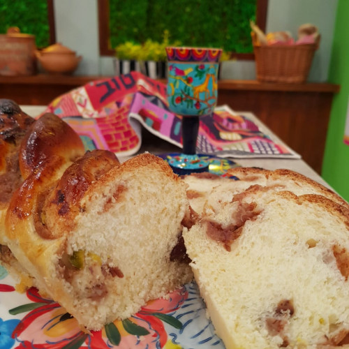 Babka con manzana, dátiles y nueces