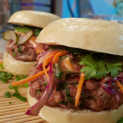 Hamburguesas de cerdo en pan bao