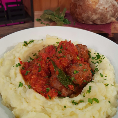 Albóndigas rellenas a la portuguesa