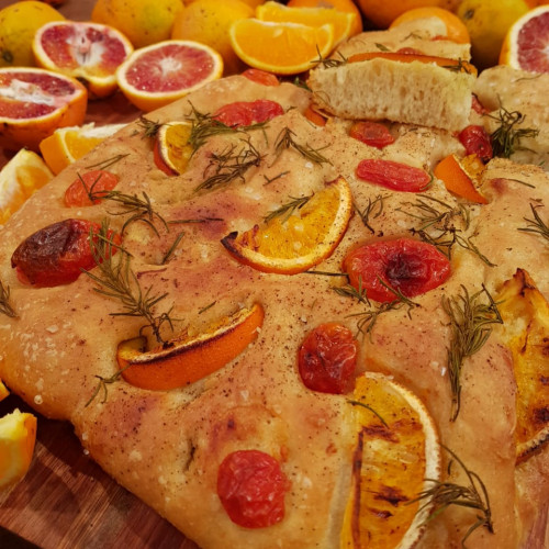 Focaccia y ensalada de legumbres