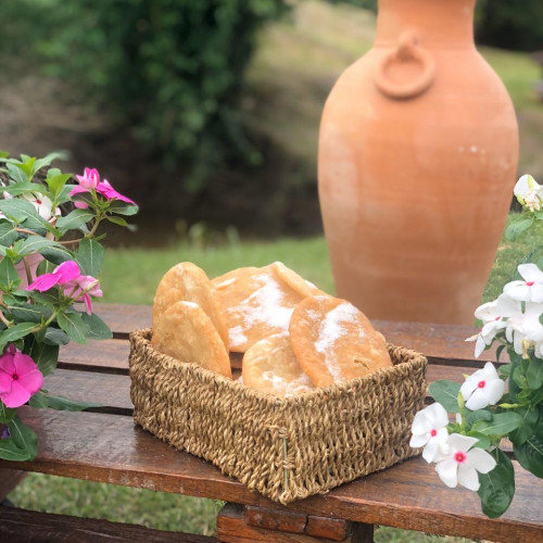 Tortas fritas con dulce de leche federal