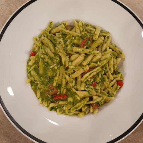 Cavetelli con pesto de perejil