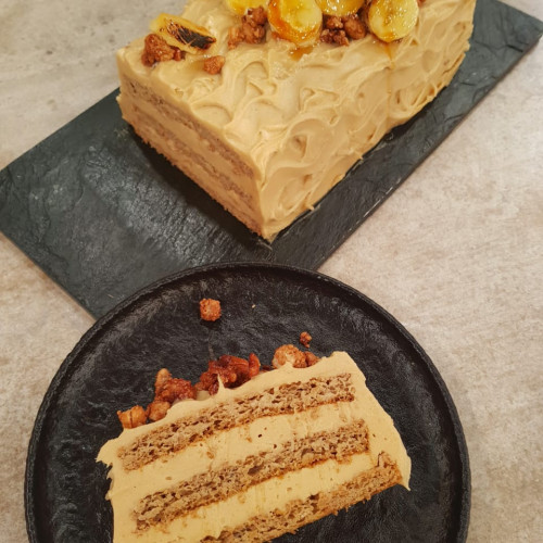 Torta de banana y crema de maní