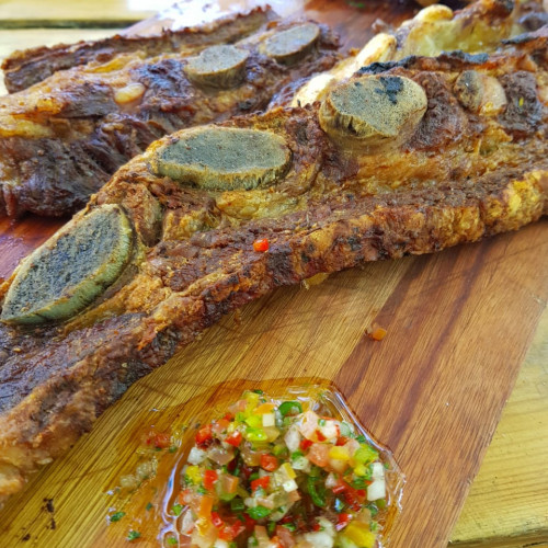 Falda con chimichurri y salsa criolla