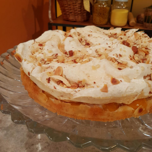 Torta merengada de damascos y almendras