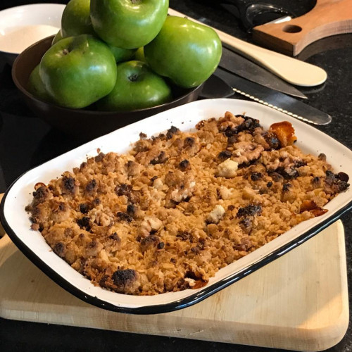 CRUMBLE DE MANZANA EN BANDEJA