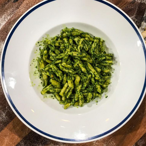 CAVATELLI CON PESTO DE ALBAHACA Y PEREJIL