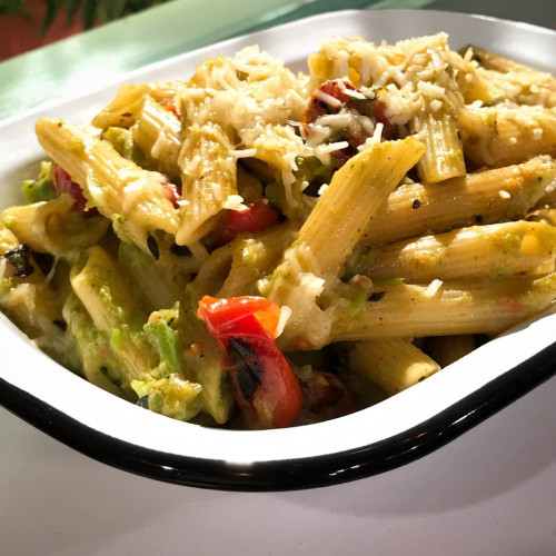 PENNE RIGATI CON BRÓCOLI