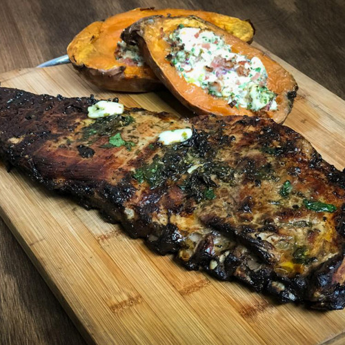 RIBS DE CERDO CON BATATAS RELLENAS