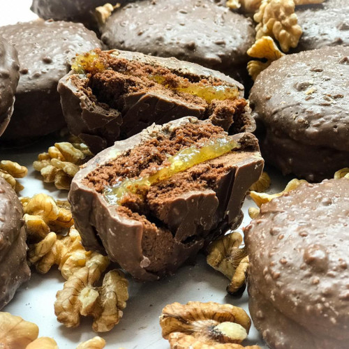 ALFAJORES DE CHOCOLATE Y DULCE DE BATATA