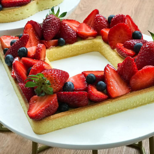 TARTA ANILLO DE LIMÓN Y FRUTILLAS