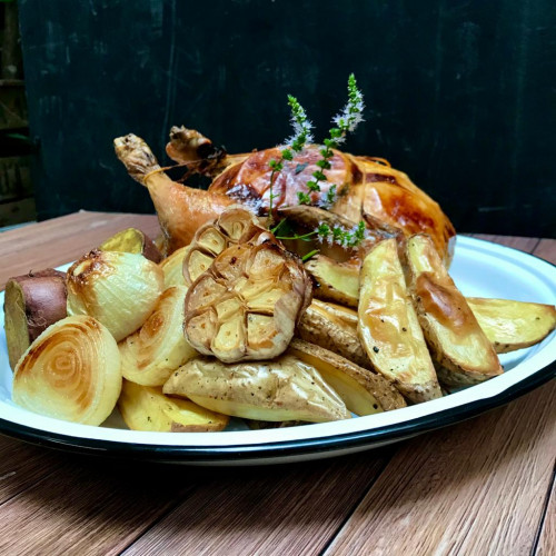 POLLO AL HORNO CON PAPAS, BATATAS Y CEBOLLAS