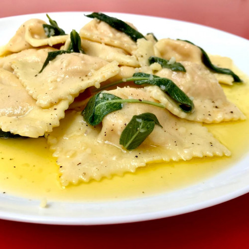 SORRENTINOS DE CALABAZA CON MANTECA DE SALVIA