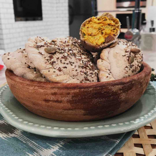 EMPANADAS CON MASA DE REMOLACHA