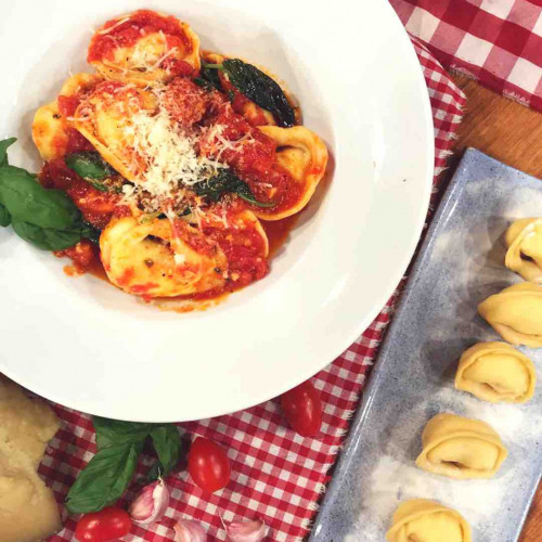 AGNOLOTTIS CON SALSA FRESCA DE TOMATES