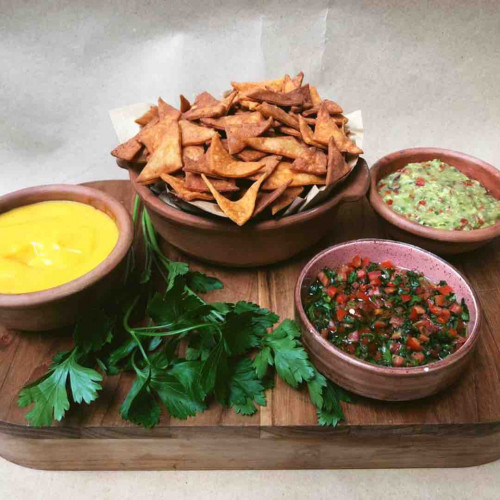 NACHOS CASEROS