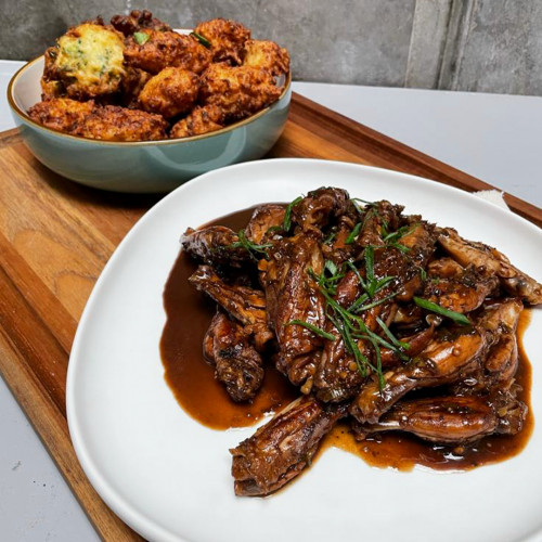 ALITAS DE POLLO CON BUÑUELOS