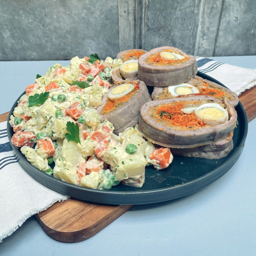 MATAMBRE ARROLLADO CON ENSALADA RUSA