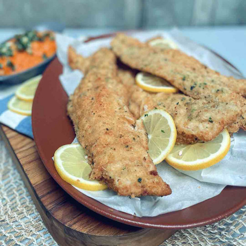 MILANESA DE PESCADO CON PURÉ DE NARANJA