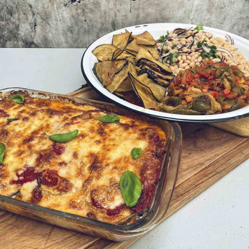 LASAGNA DE BERENJENAS Y BERENJENAS FRITAS CON ENSALADA