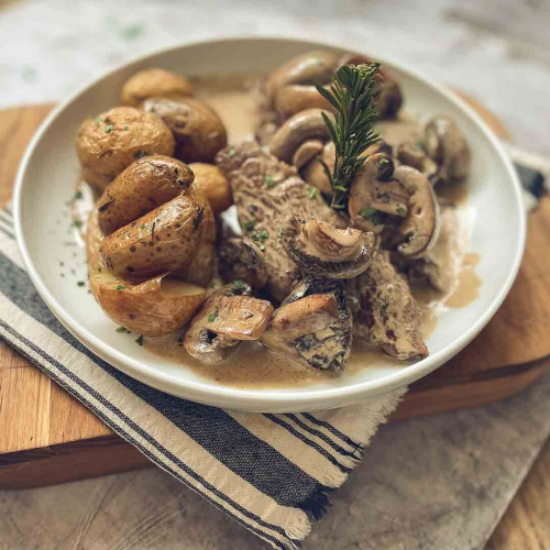 TAPA DE CUADRIL AL CHAMPIÑON CON PAPINES