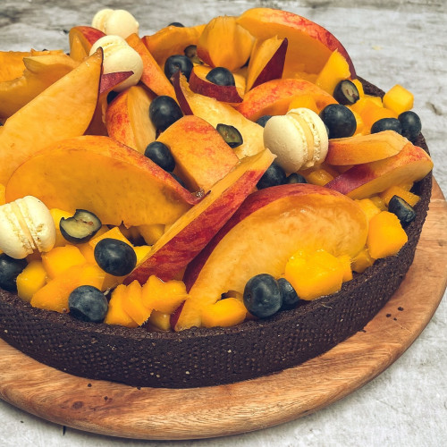 TARTA DE CHOCOLATE AMARGO Y FRUTA FRESCA