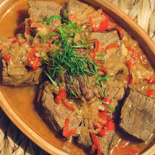 CARNE A LA CACEROLA CON ARROZ