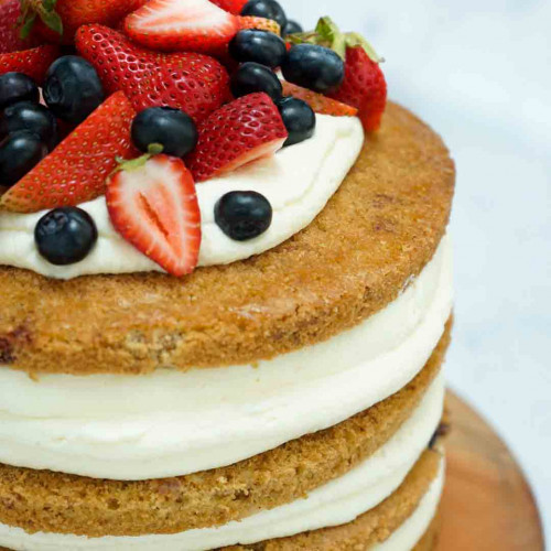 TORTA DE LIMÓN Y FRUTOS ROJOS