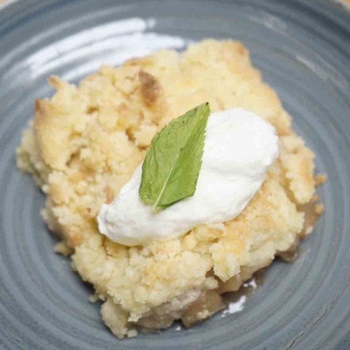 POSTRE EN FUENTE DE MANZANA