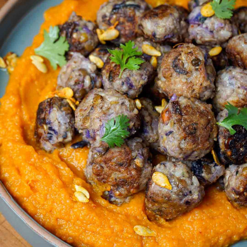 ALBÓNDIGAS VEGETARIANAS CON SALSA