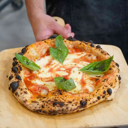 PIZZA NAPOLETANA