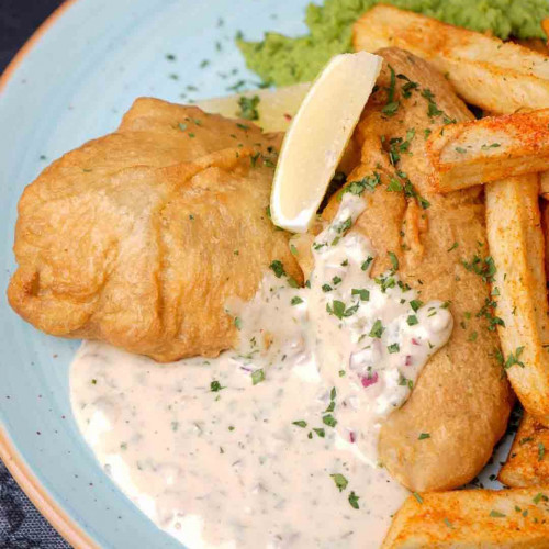 PESCADO FRITO CON PURÉ DE ARVEJAS