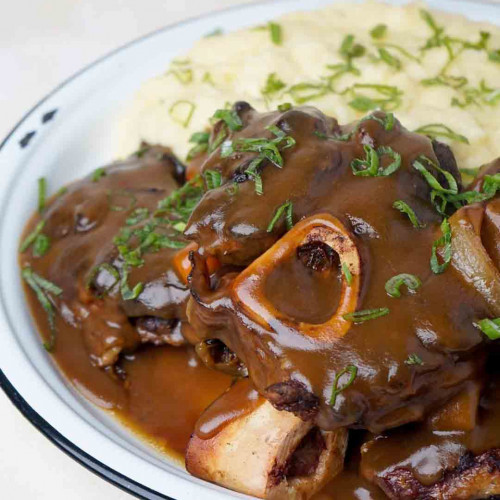 OSSOBUCO BRASEADO Y CREMA DE PAPAS