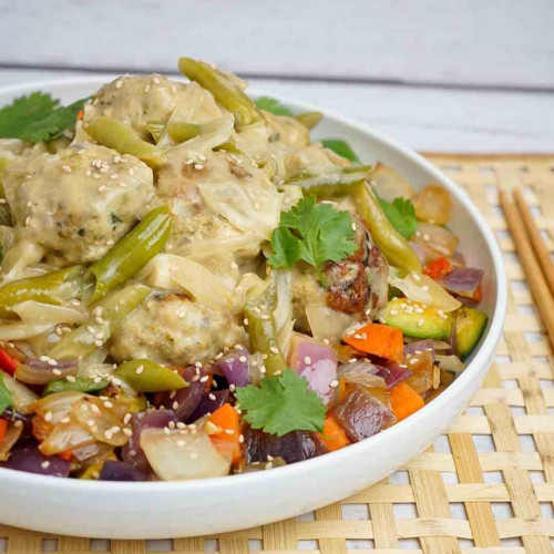 ALBÓNDIGAS DE POLLO CON VEGETALES