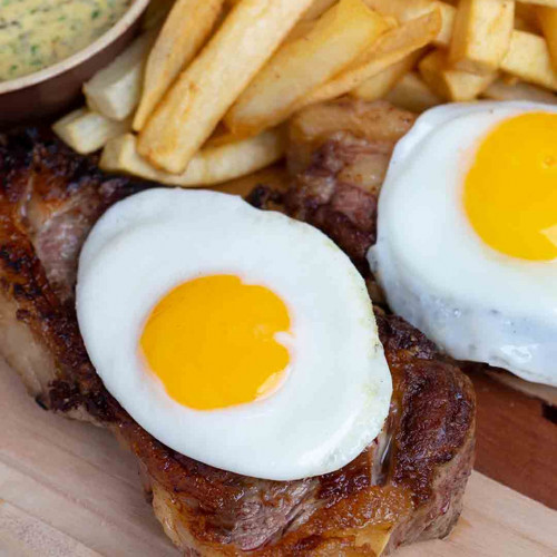 BIFE DE CHORIZO CON PAPAS FRITAS