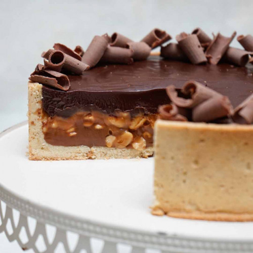 TARTA DE MANÍ, CHOCOLATE Y CARAMELO