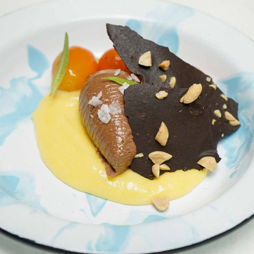 CREMOSO DE CHOCOLATE, CUR DE LIMÓN, QUINOTOS EN ALMÍBAR Y CROCANTE DE ALGARROBA