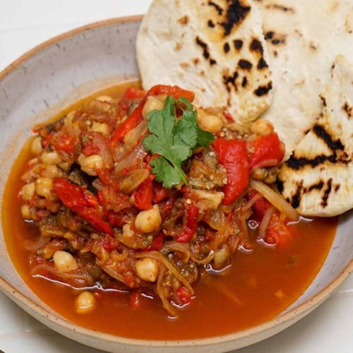 GUISO DE GARBANZO Y PAN CASERO