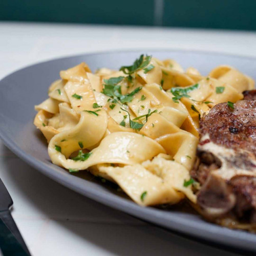 SPAGHETTIS CON BIFE ANCHO