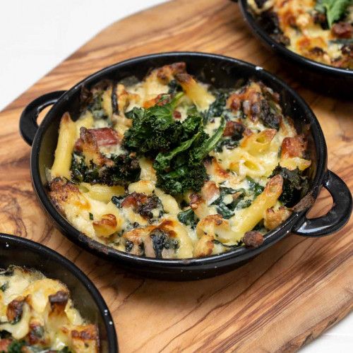 PASTA GRATINADA, CHIPS Y TEMPURA DE KALE