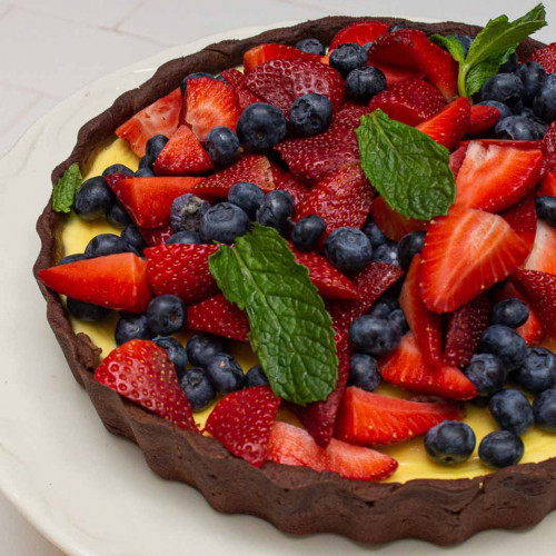 TARTA DE YOGUR DE CABRA Y FRUTILLAS