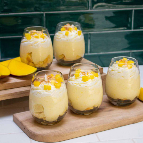 TRIFLE DE MOUSSE DE MANGO Y CREMA DE COCO