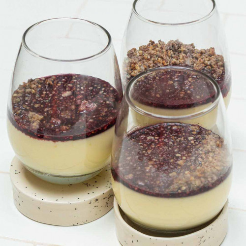 PANNA COTTA DE LIMÓN CON SALSA DE MALBEC ESPECIADO