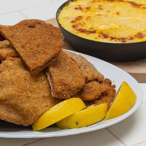 MILANESA DE CARNE CON PAPAS A LA CREMA