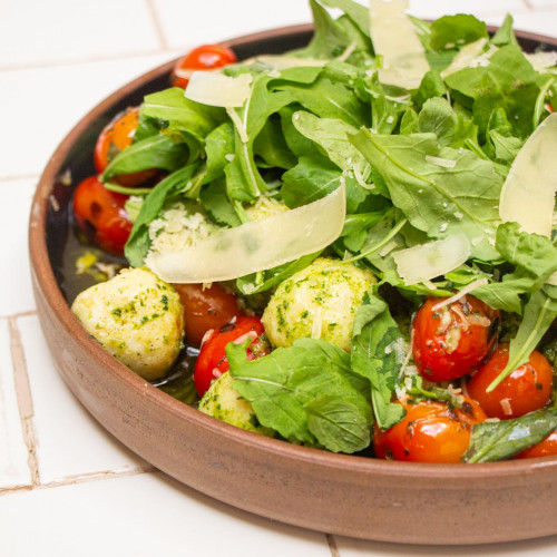 ÑOQUIS DE RICOTA Y PESTO DE RÚCULA