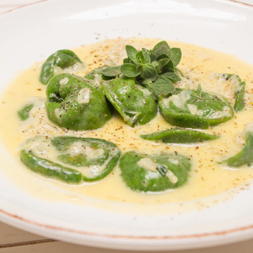 AGNOLOTTIS DE CALABAZA CON MASA DE RÚCULA