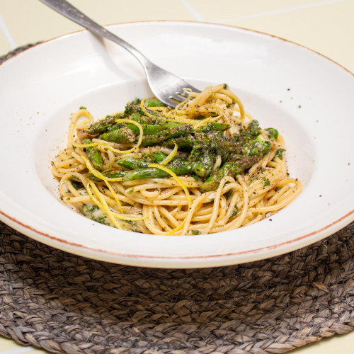 PASTA AL LIMÓN CON ESPÁRRAGOS